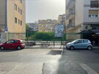 Siamo andati a trovare Peppino in quello che � stato per dieci anni il suo �regno�: un�area visibile gi� da via della Resistenza, dietro un�inferriata verde